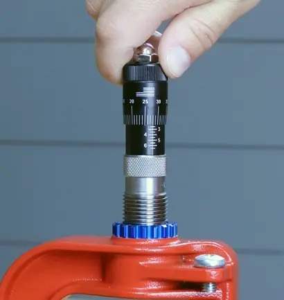 Микрометрична Приставка за Влагащи Матрици Lee